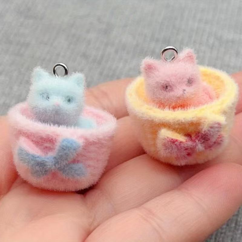 Resin Art Essentials - 4pcs 3D plush resin cat pendant,